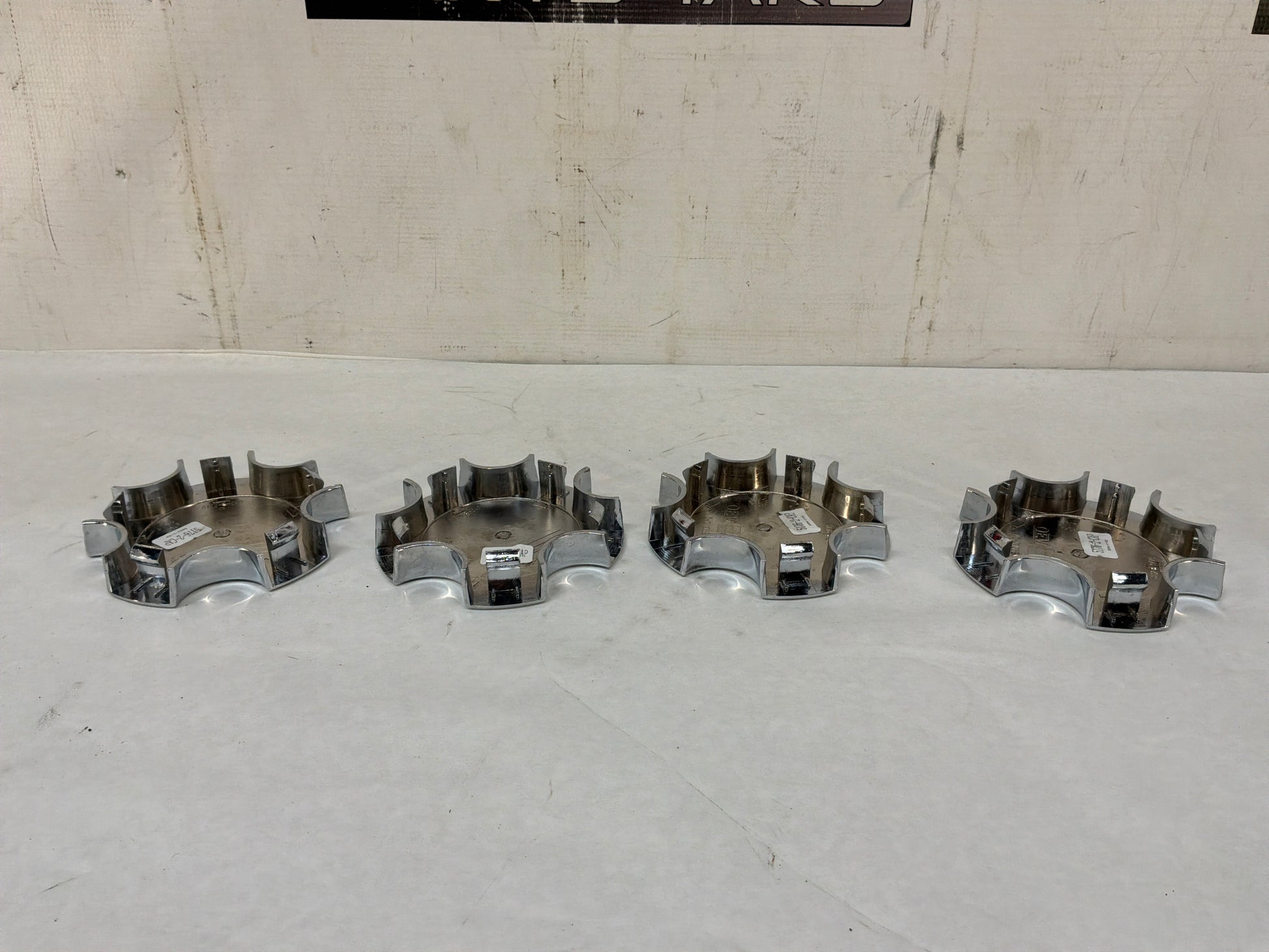 Center wheel caps - Day's Parts Yard