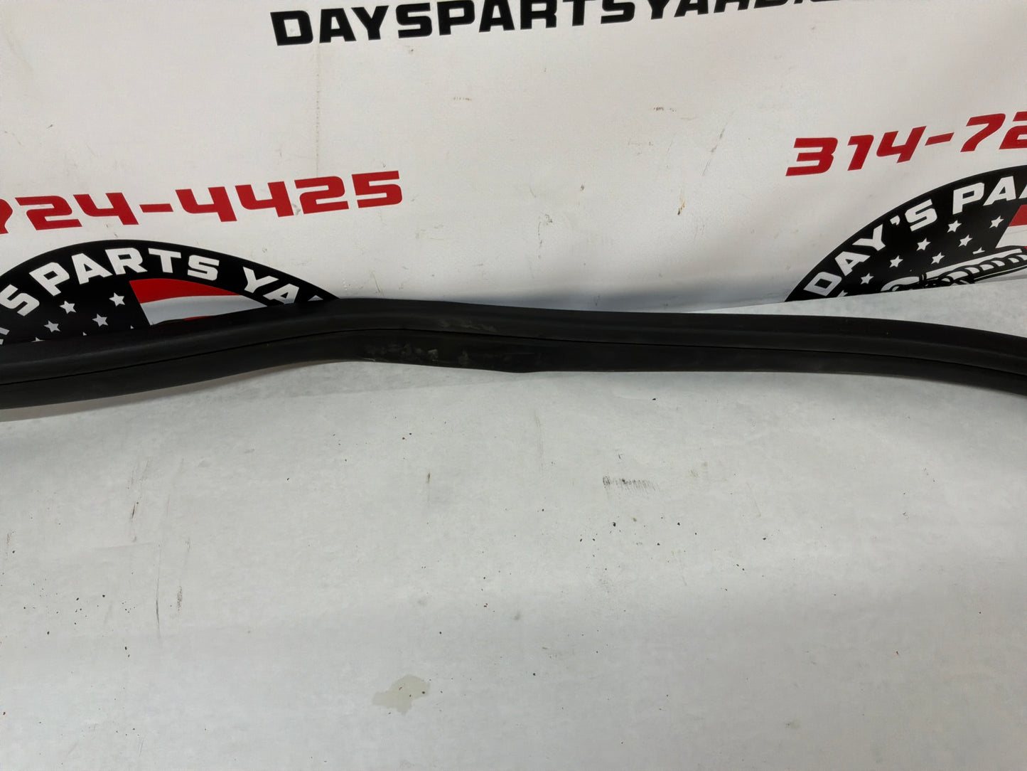 2014 Chevy SS Sedan RH Passenger Front Door Weather Strip Rubber Seal OEM