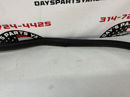 2014 Chevy SS Sedan RH Passenger Front Door Weather Strip Rubber Seal OEM