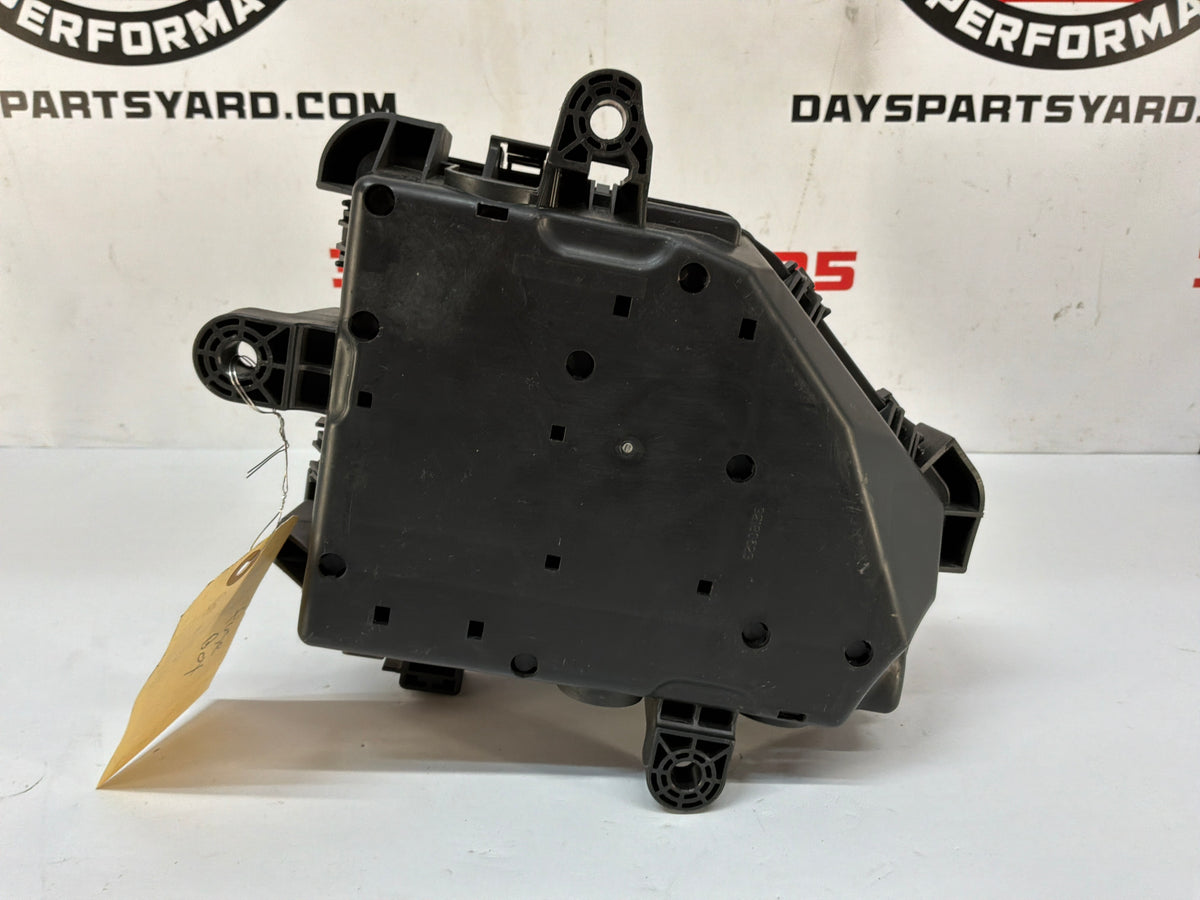 2009 Pontiac G8 GT Fuse Box w/ Lid Cover OEM - Day's Parts Yard