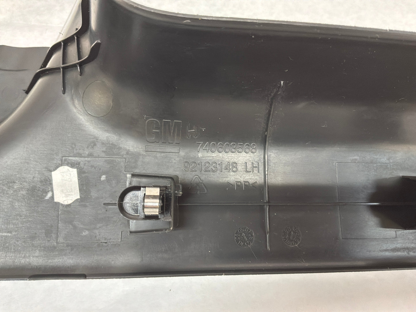 2011 Chevy Caprice PPV LH Driver Rear Door Interior Carpet Retainer Sill Trim Molding OEM