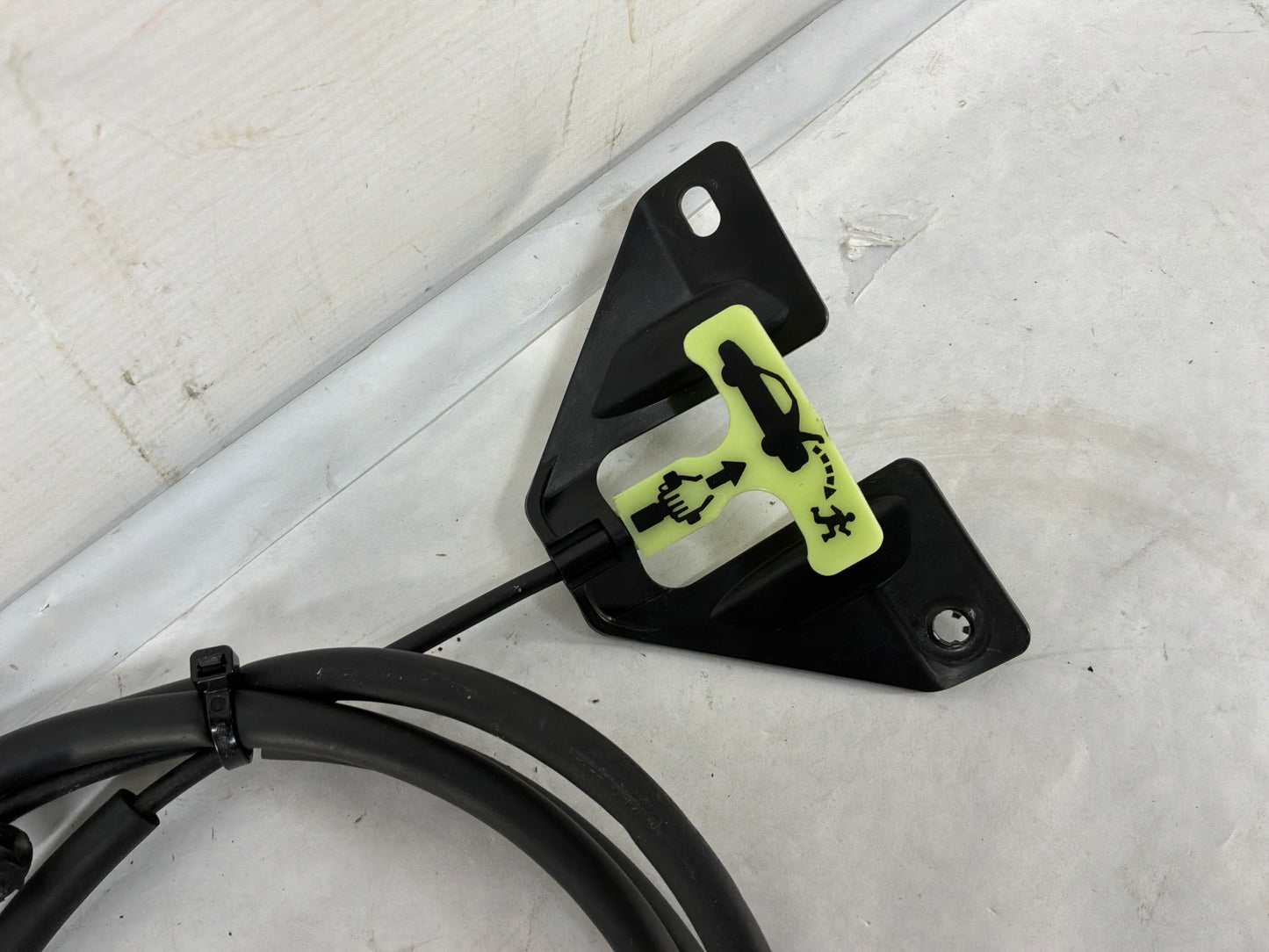 Trunk latch - Day's Parts Yard