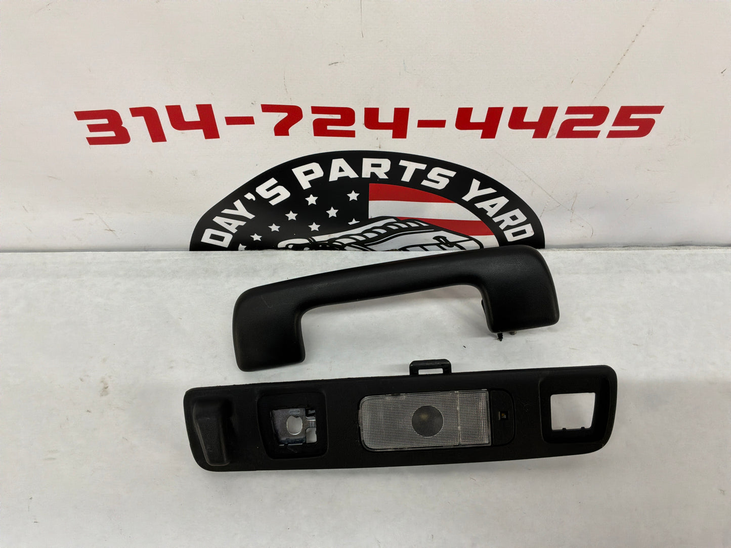 2016 Cadillac CTS-V RH Passenger Rear Roof Assist Rear Pull Handle w/ Roof Light OEM