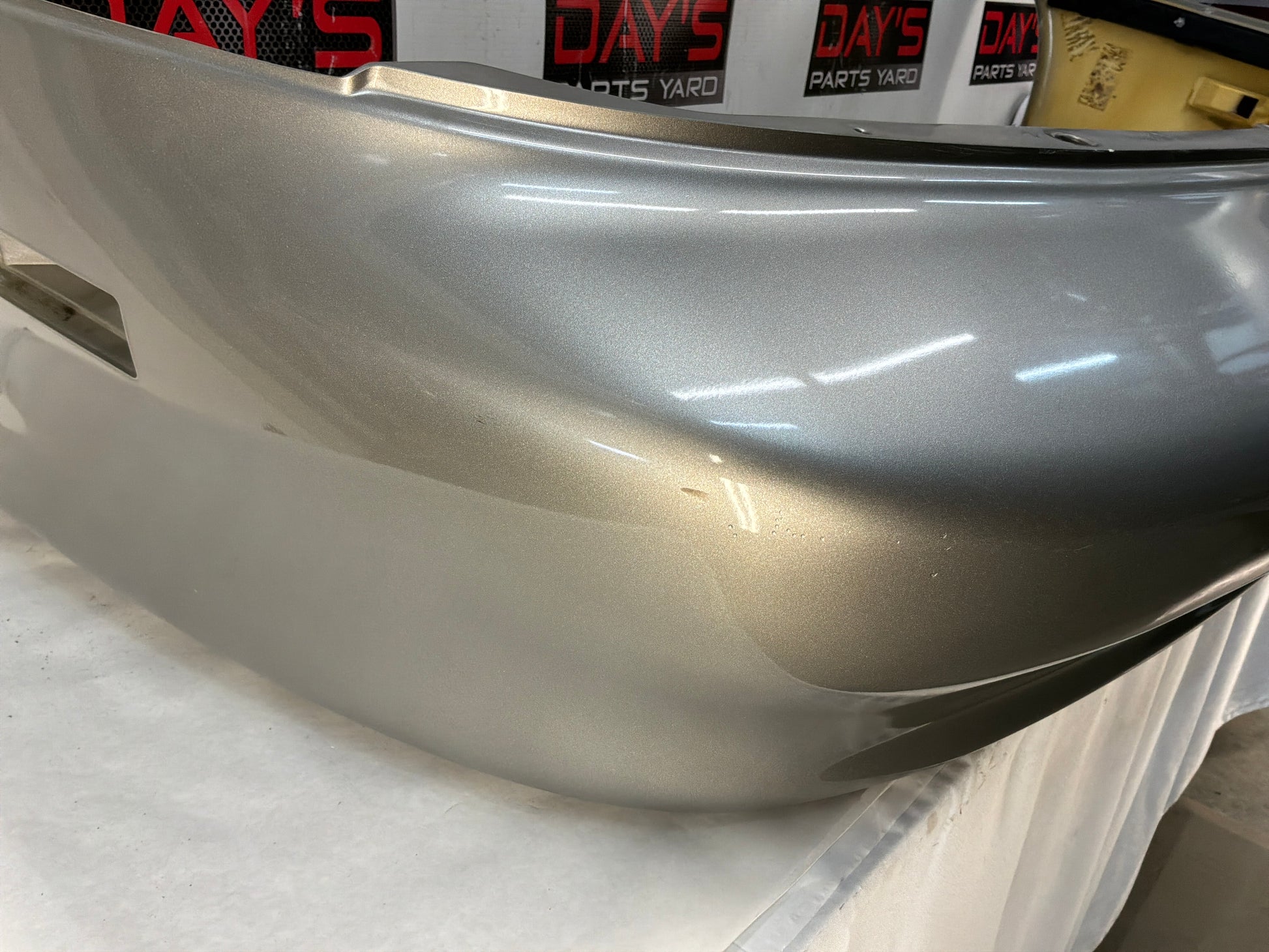 Rear bumper - Day's Parts Yard