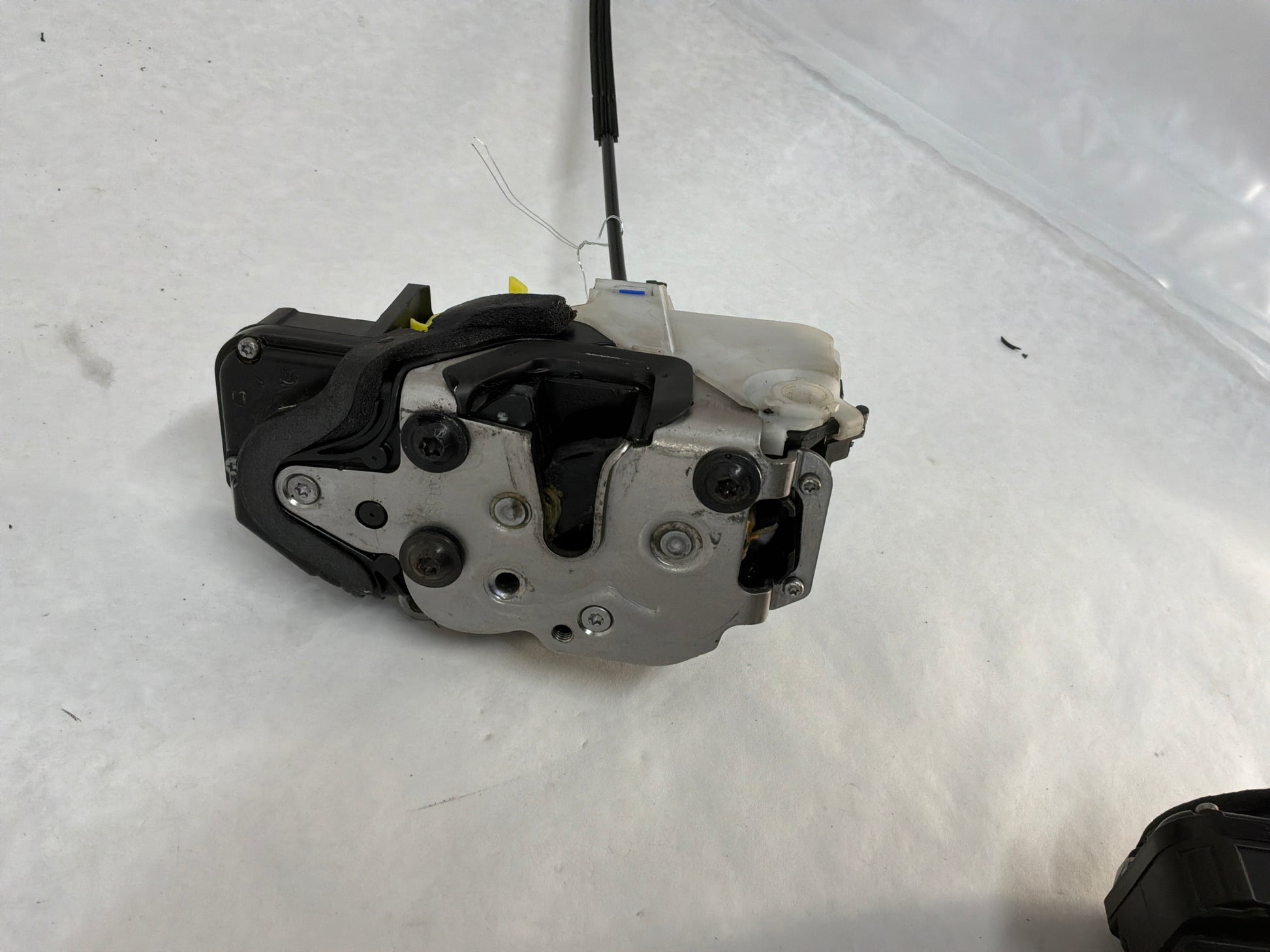 Lh front actuator - Day's Parts Yard