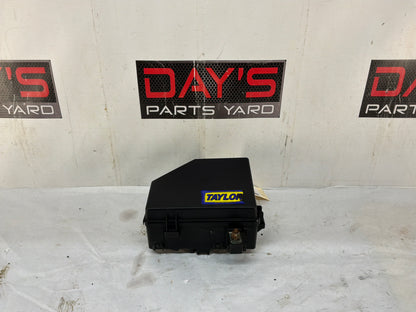 2008 Pontiac G8 GT Engine Bay Fuse Relay Wiring Junction Block Box Cover Lid OEM