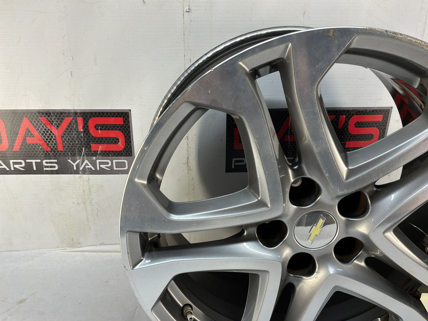 2017 Chevy SS Sedan Factory OEM Front Wheel 19x8.5 OEM