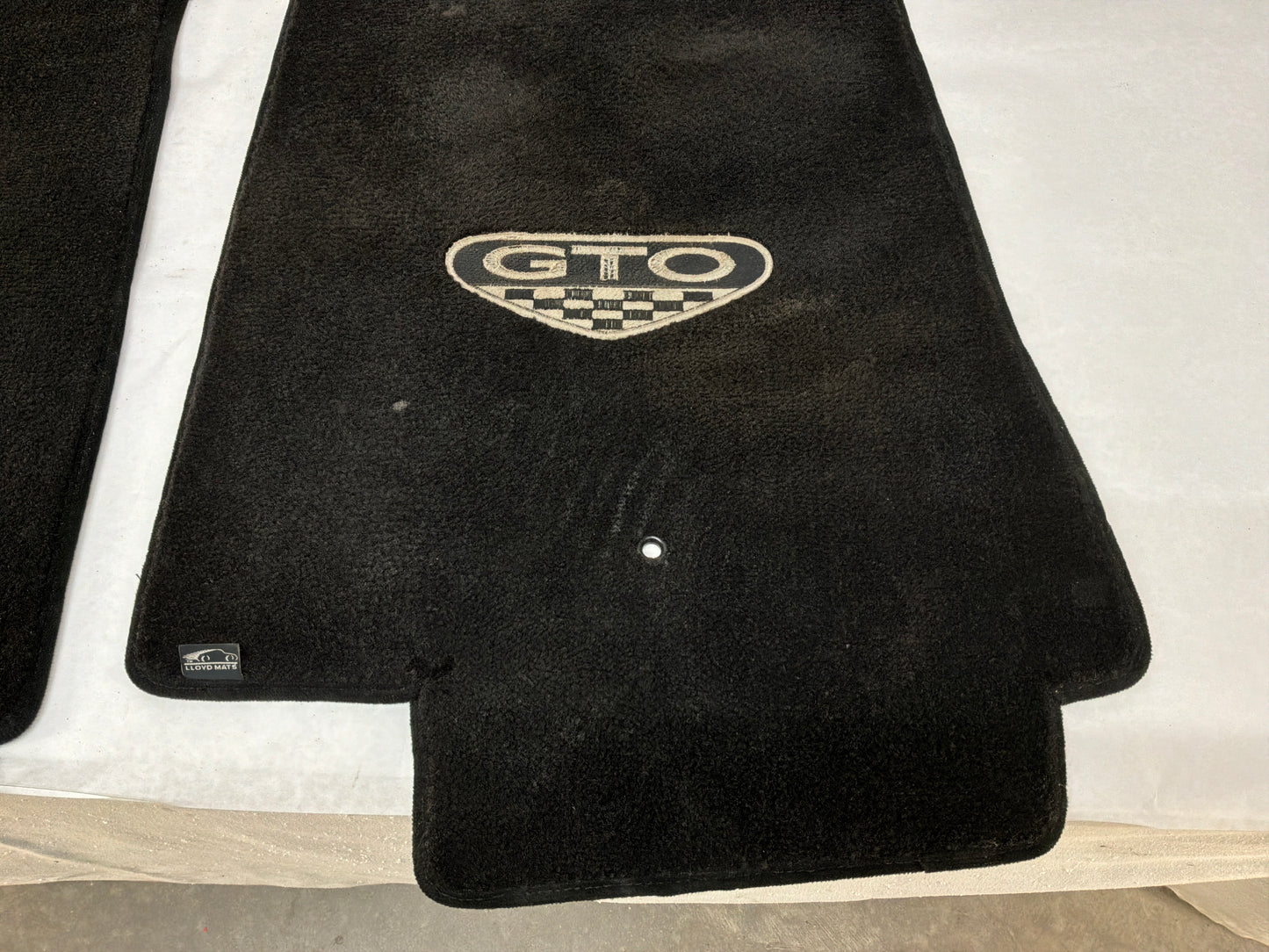 2004 Pontiac GTO Lloyds Embroidered Front Floor Mats