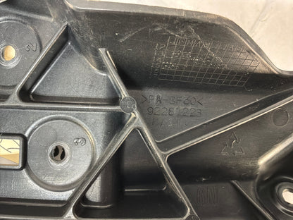 Lh fender bracket - Day's Parts Yard