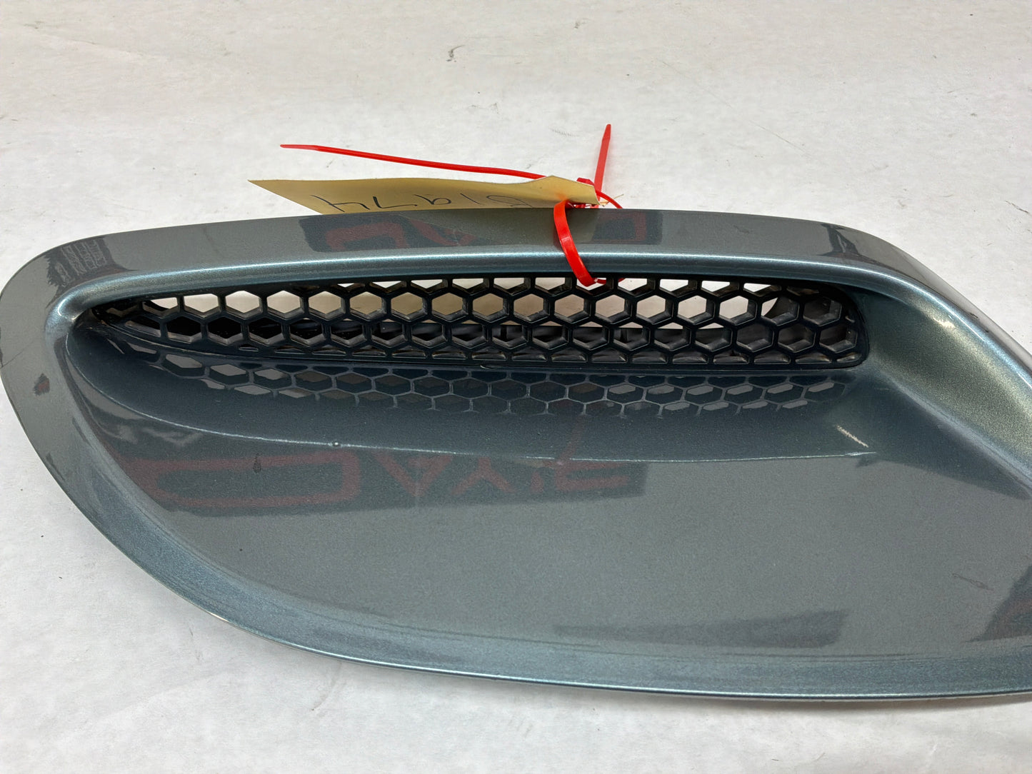2006 Pontiac GTO Rh Hood Vent OEM