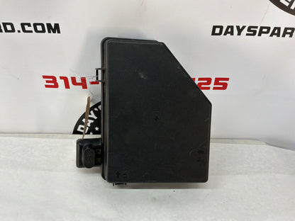 2011 Chevy Caprice PPV Engine Motor Bay Fuse Box Lid OEM
