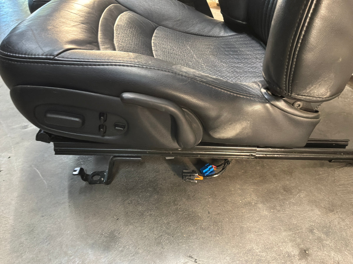 2002 Chevy C5 Corvette Convertible Seats RH & LH Front Black Leather Seats OEM