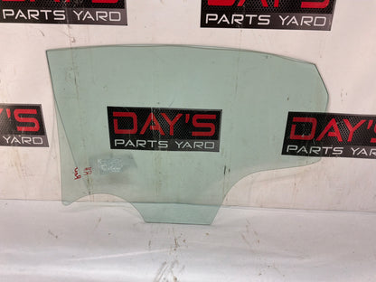 Rh rear window glass - Day's Parts Yard