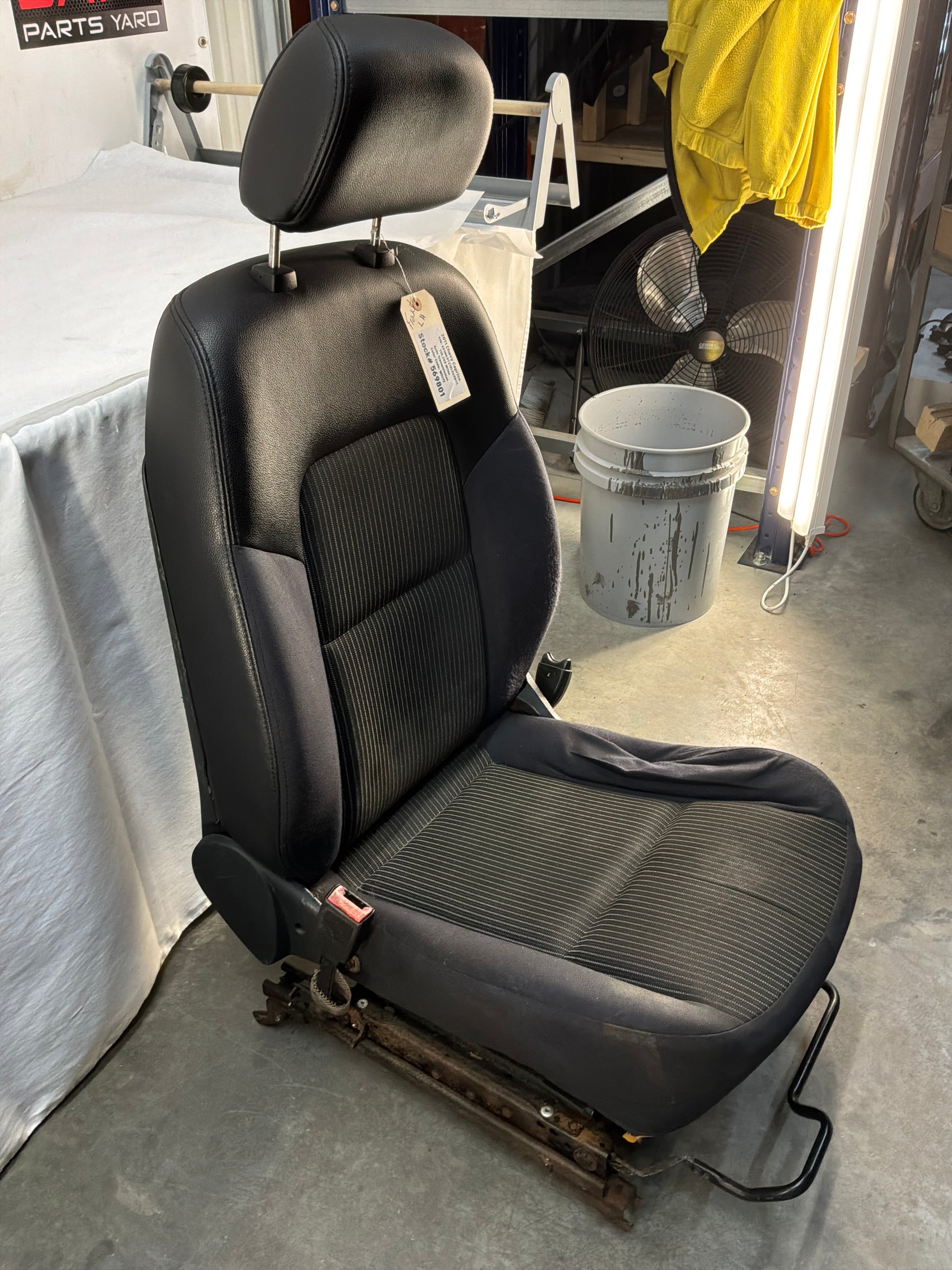 Front seats - Day's Parts Yard