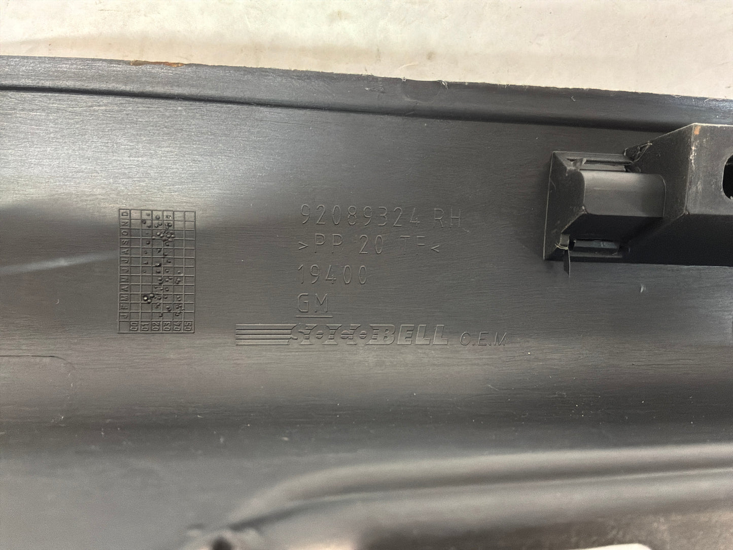 2004 Pontiac GTO RH & LH Interior Door Sill Trim Cover Panels OEM