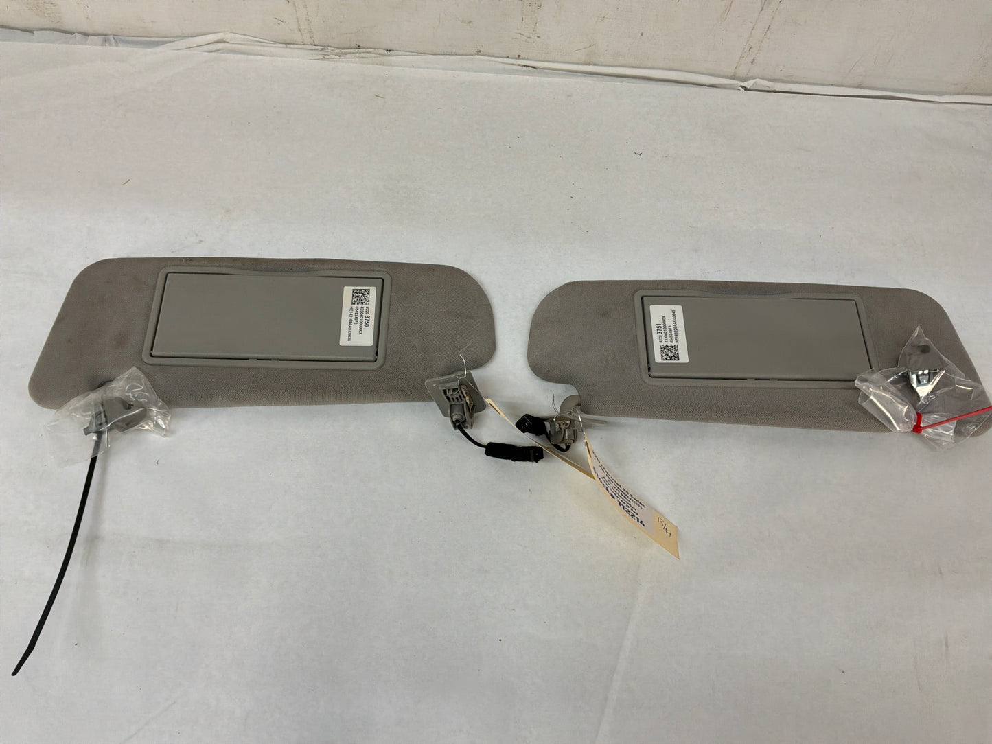 2015 Chevy SS Sedan RH & LH Sun Visor Sunvisor Shade OEM