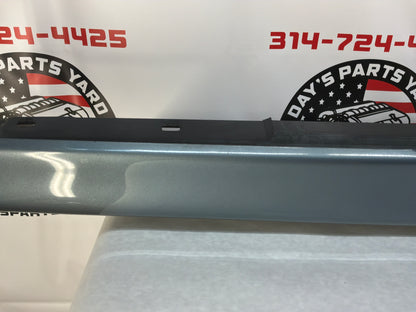2006 Pontiac GTO RH Passenger Rocker Molding Side Skirt Panel Trim OEM