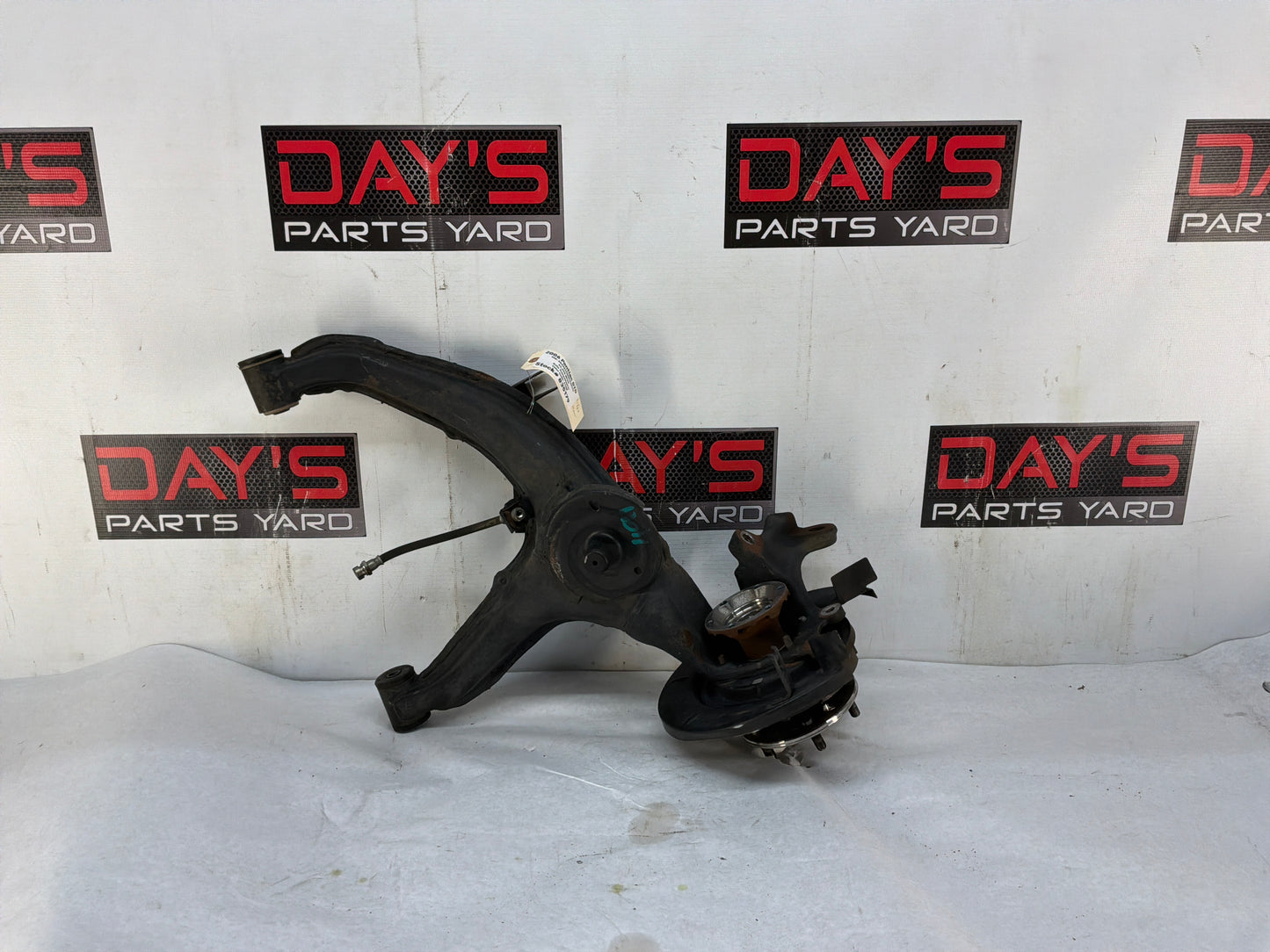 2006 Pontiac GTO LH Driver Rear Suspension Spindle Hub Knuckle Control Arm OEM