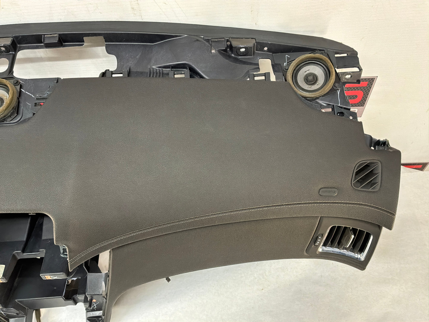 Dash pad - Day's Parts Yard