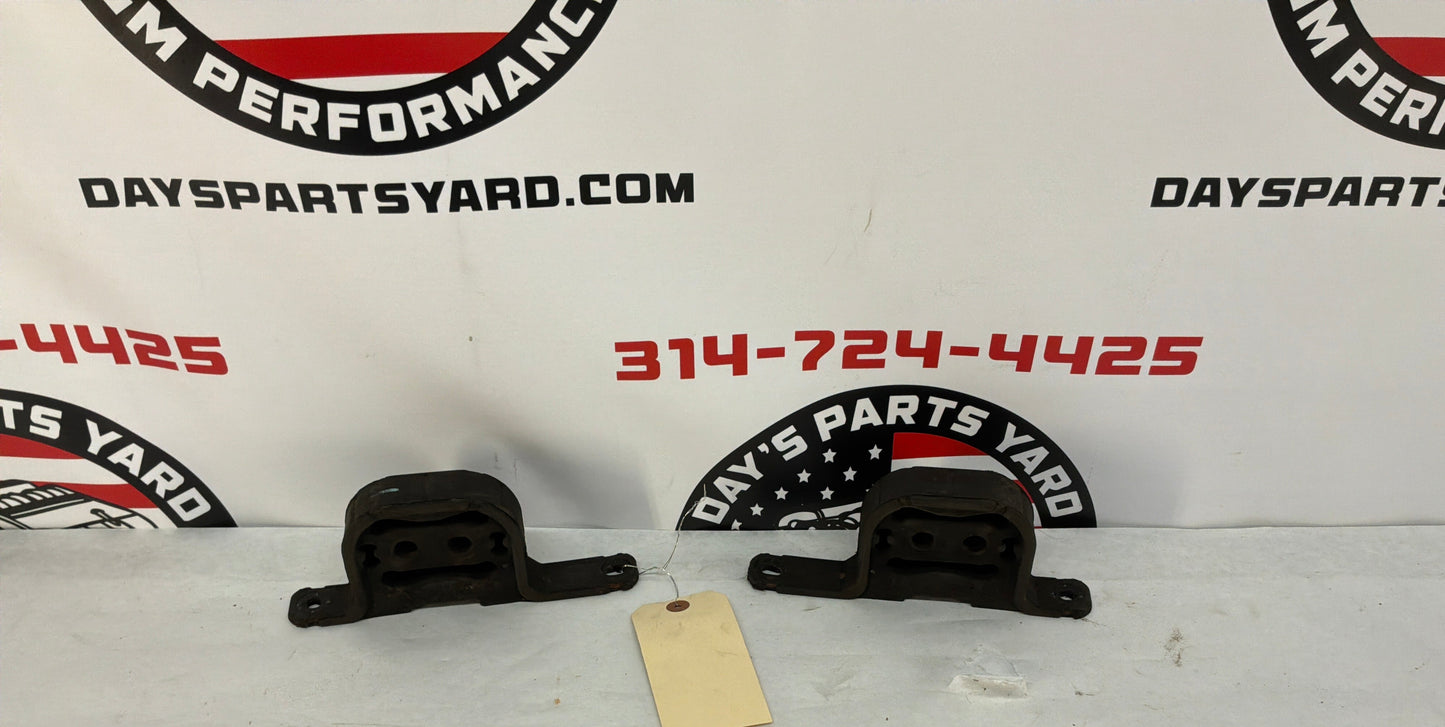 2011 Chevy Caprice PPV Exhaust Muffler Hanger Bracket Mount Bushing OEM