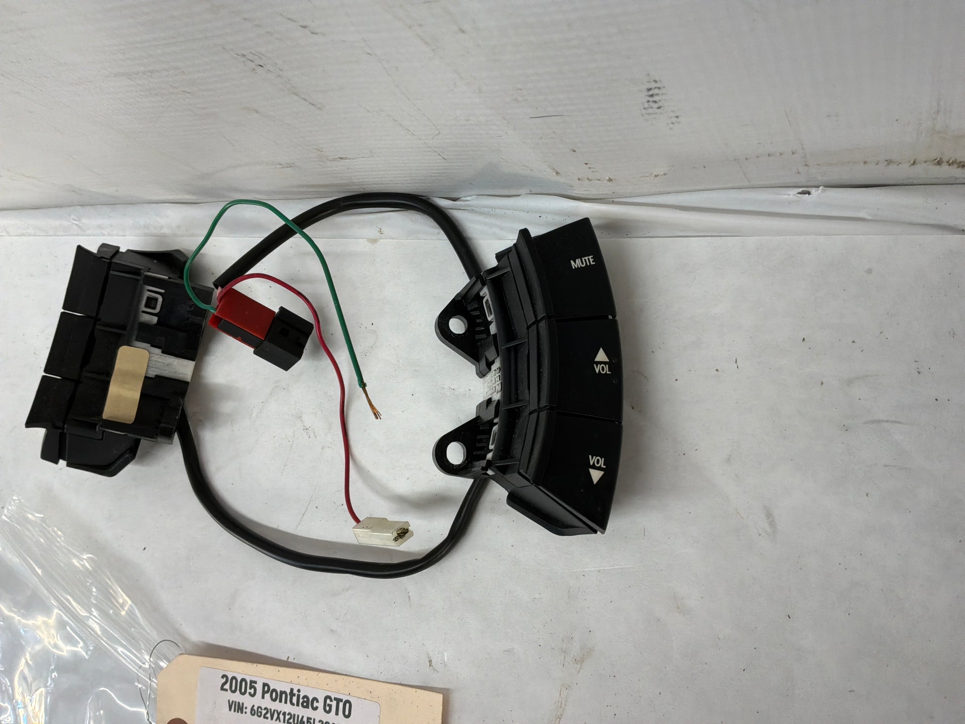 Steering wheel controls - Day's Parts Yard
