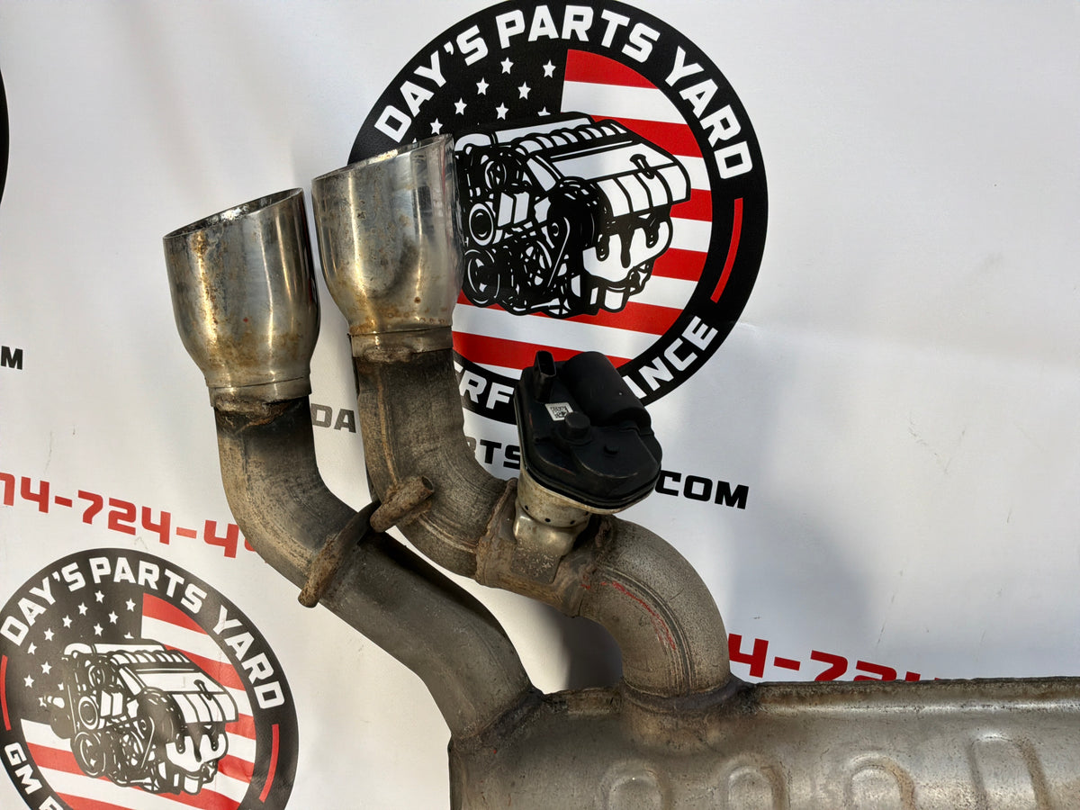 2016 Cadillac CTS-V Muffler Exhaust w/ Double Tips OEM