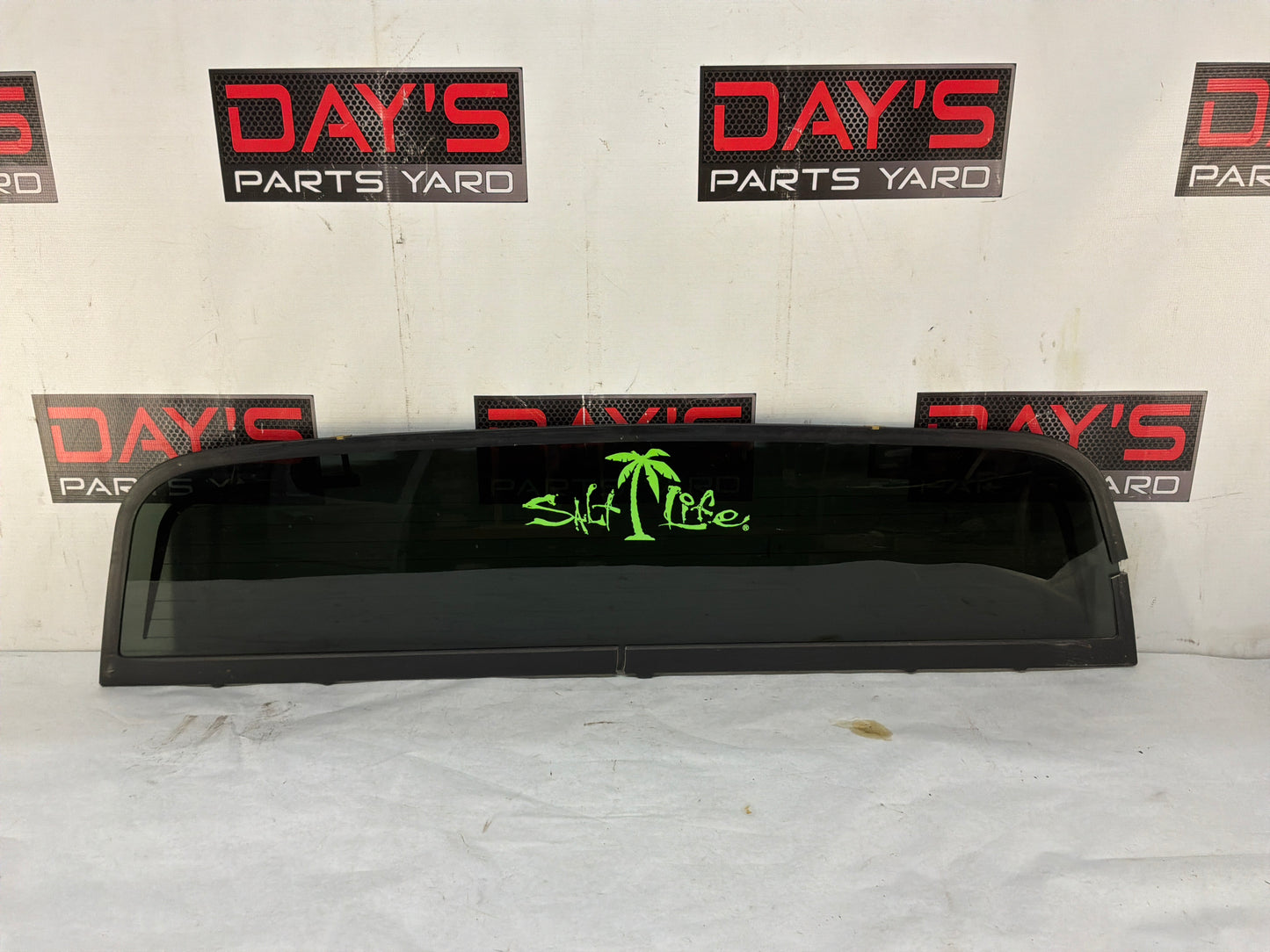 2012 Chevy Avalanche Rear Back Midgate Cargo Window Glass Panel OEM
