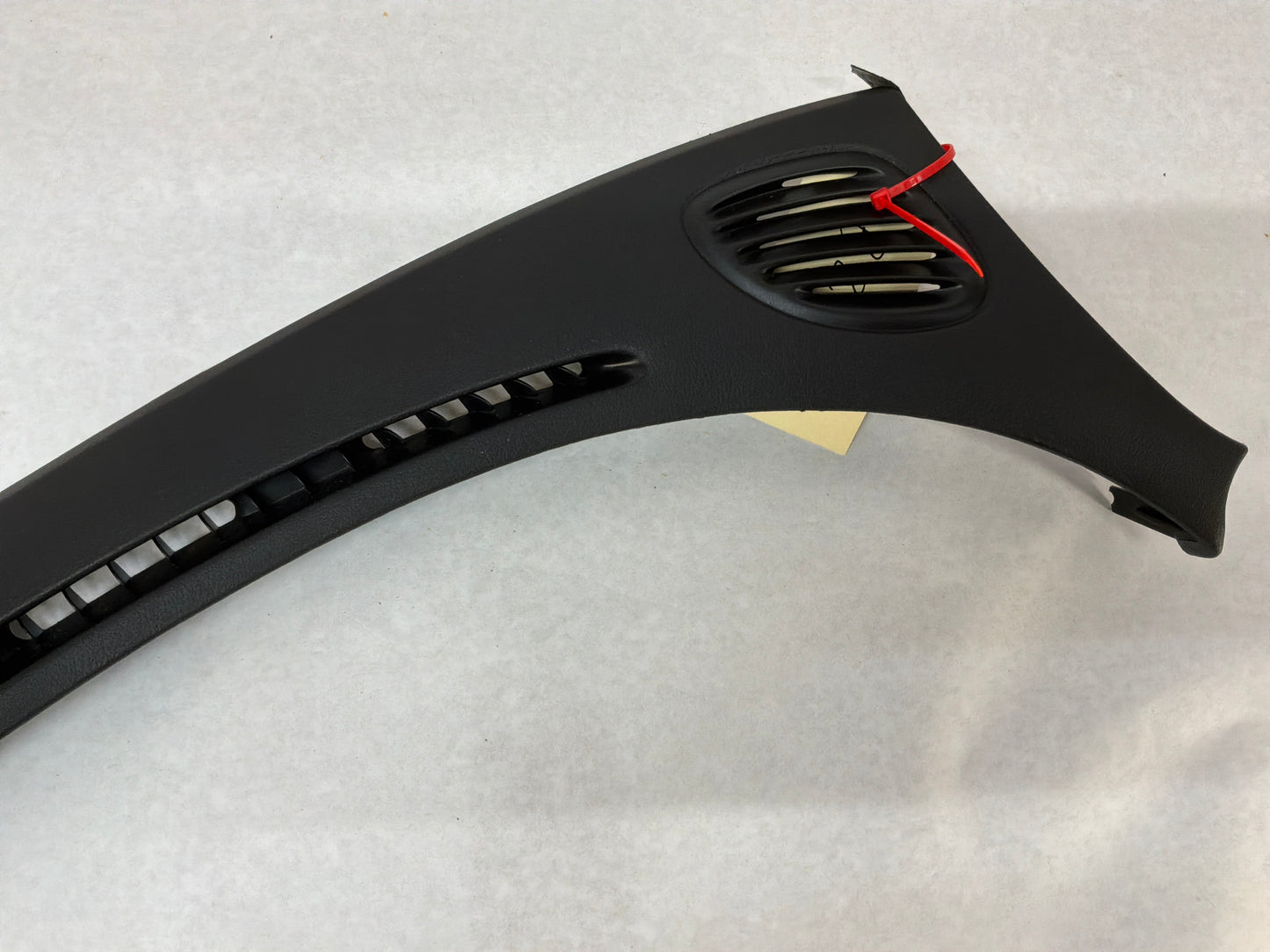 2006 Pontiac GTO RH Passenger Dash Cowl Defrost Panels Vent Trim OEM