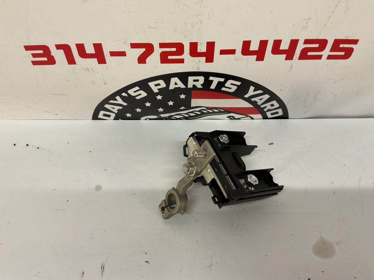 2016 Chevy SS Sedan Positive Battery Terminal Electric Fuse Block OEM