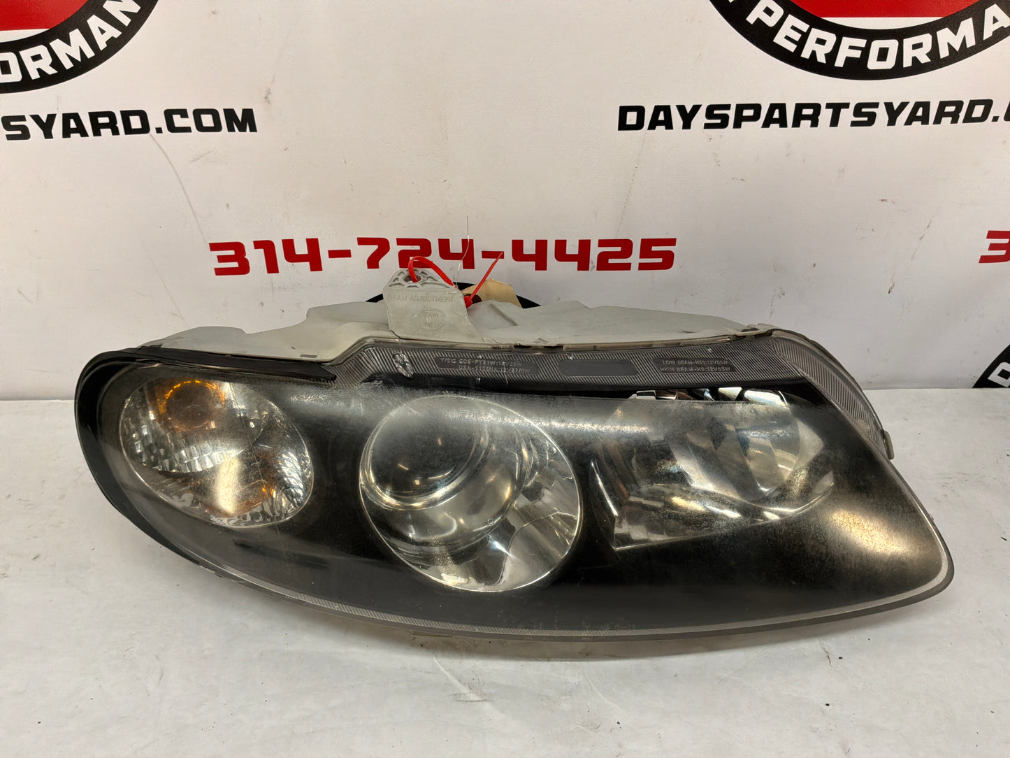 2005 Pontiac GTO RH Passenger Headlight Head Light Lamp OEM