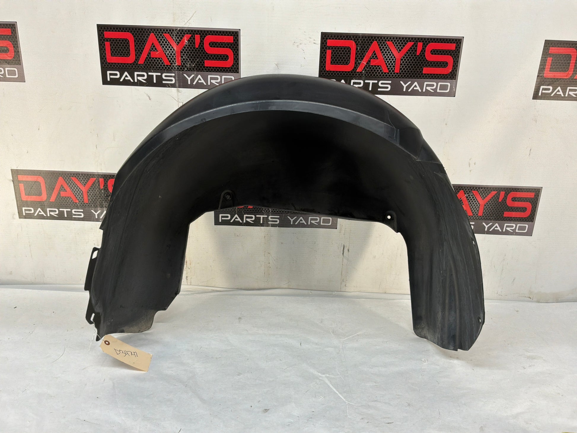 Lh wheel liner - Day's Parts Yard