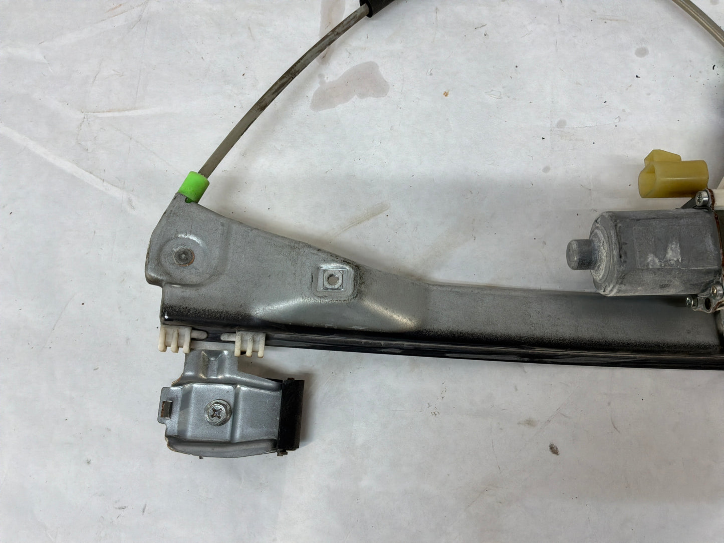 2008 Pontiac G8 GT LH Driver Front Door Window Regulator Motor OEM
