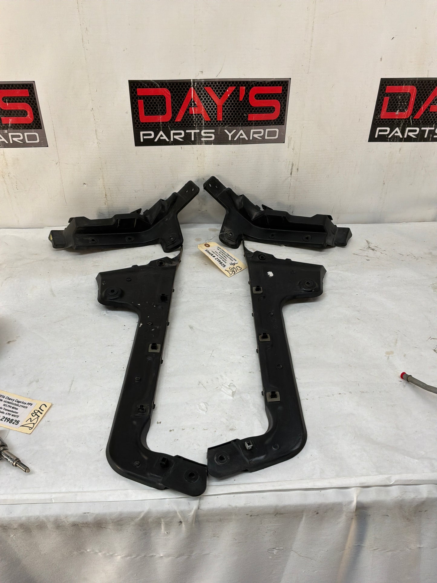 2016 Chevy Caprice PPV RH & LH Rear Bumper Guide Brackets Mounts Supports OEM