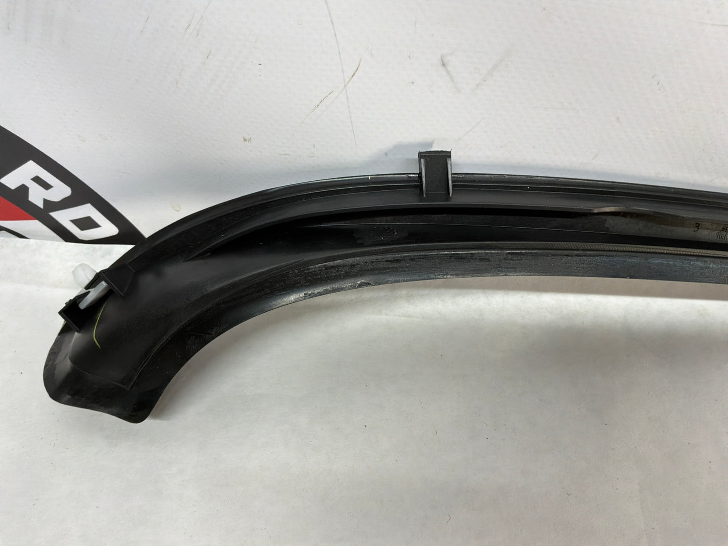 2014-2017 Chevy SS Sedan RH & LH Windshield Molding Trim NEW OEM