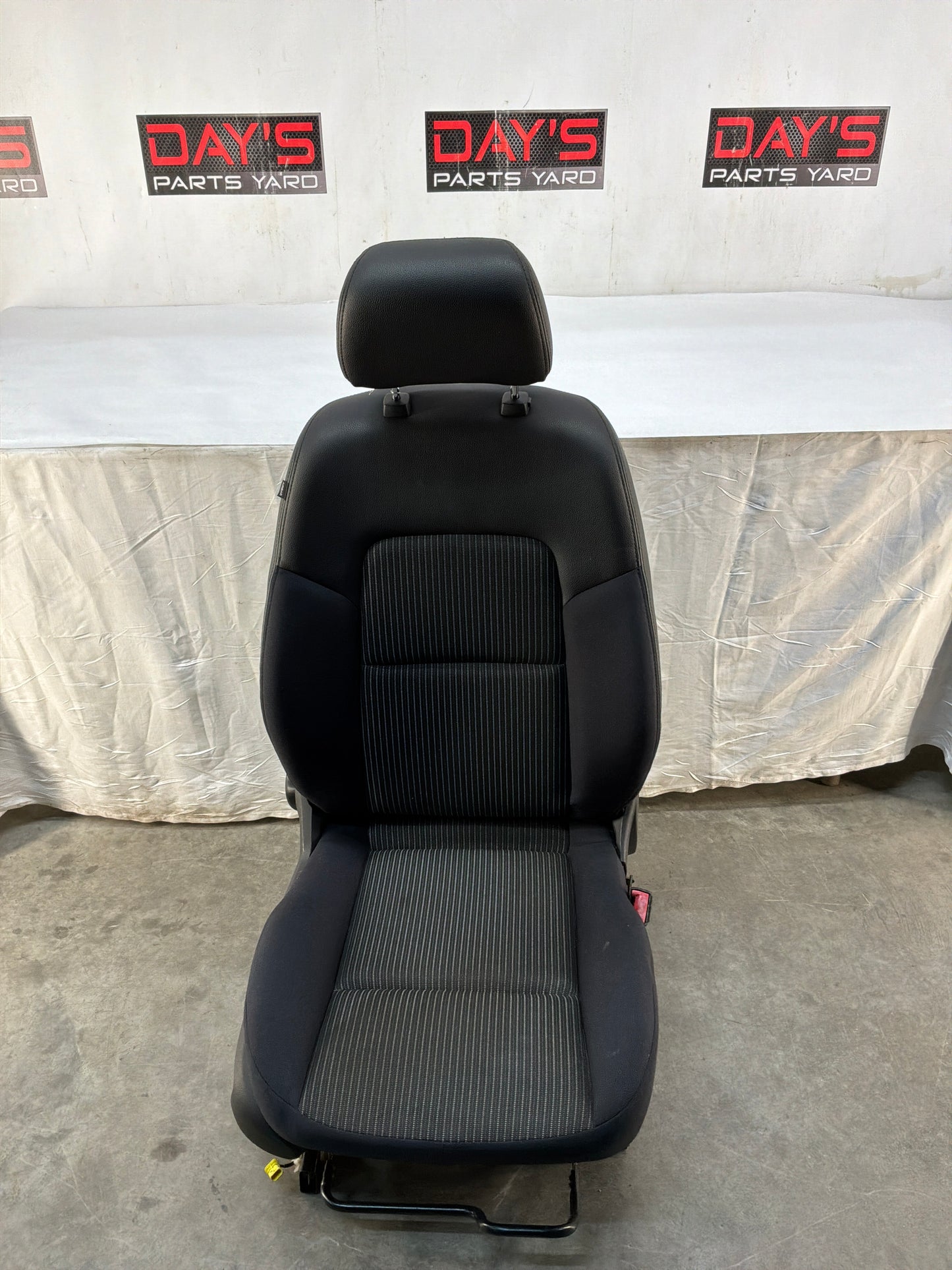 Front Seats - Day's Parts Yard