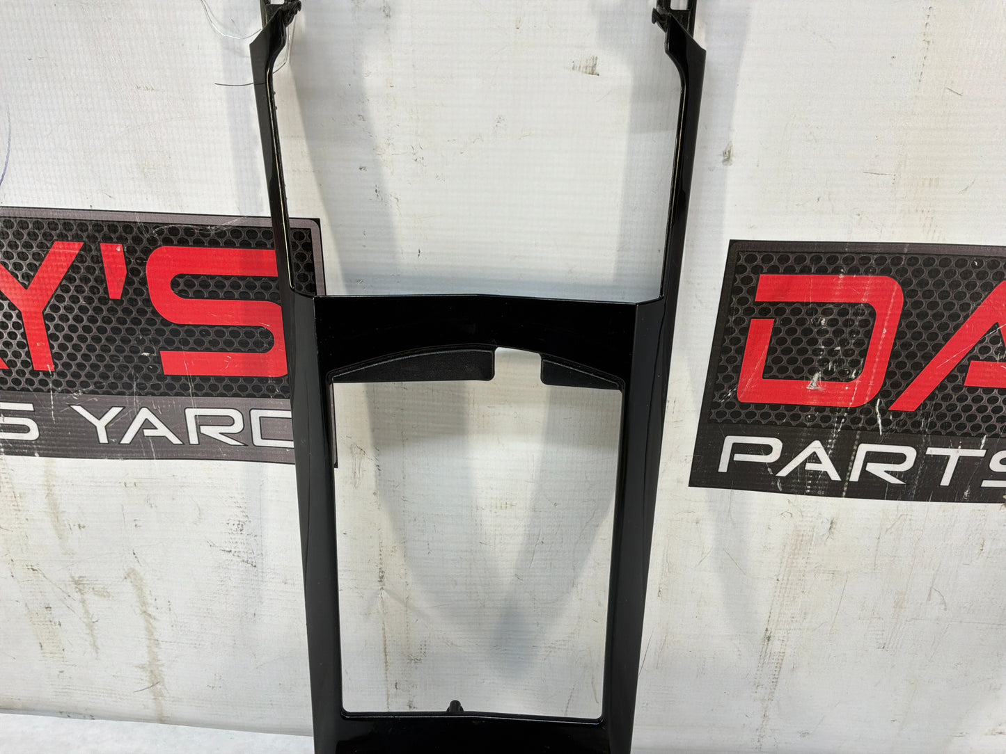Shifter bezel - Day's Parts Yard