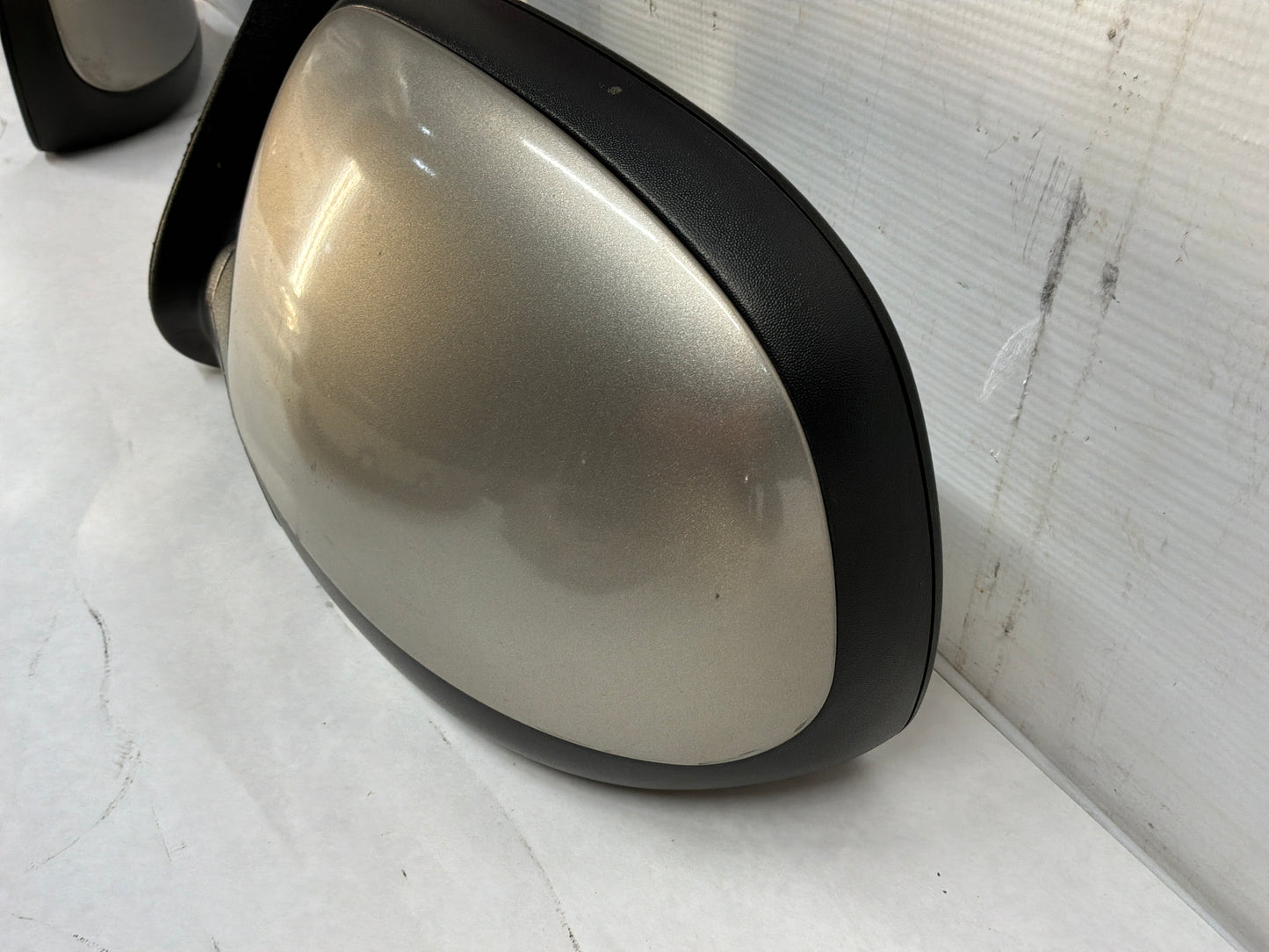 2002 Cadillac Escalade EXT LH Driver Exterior Mirror OEM