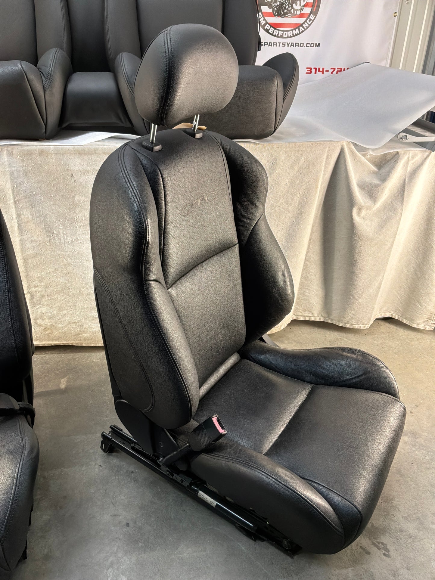2005 Pontiac GTO Black Leather Front and Rear Seats Set OEM