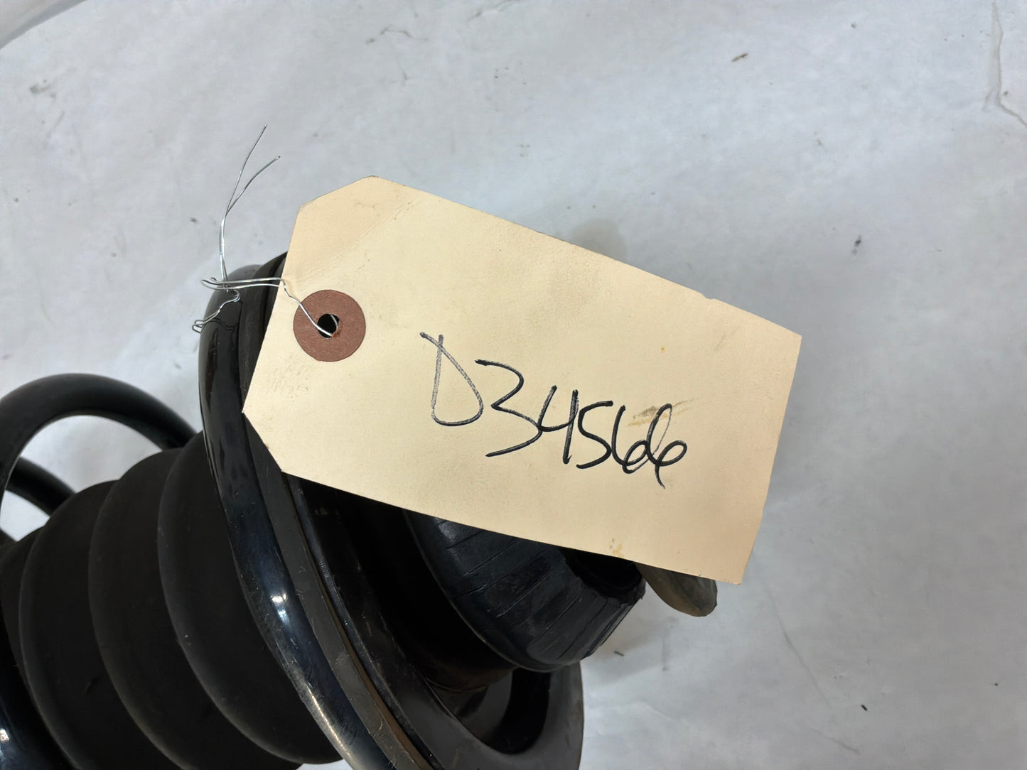 Lh front strut - Day's Parts Yard
