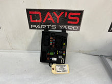 Fuse box - Day's Parts Yard