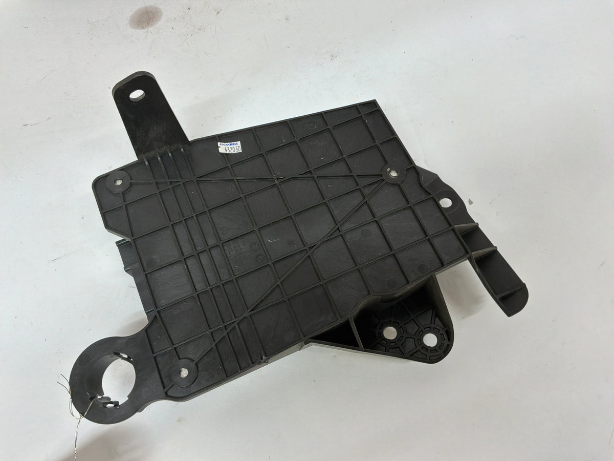 2014 Chevy SS Sedan Bose Radio Amplifier w/ Mounting Bracket OEM