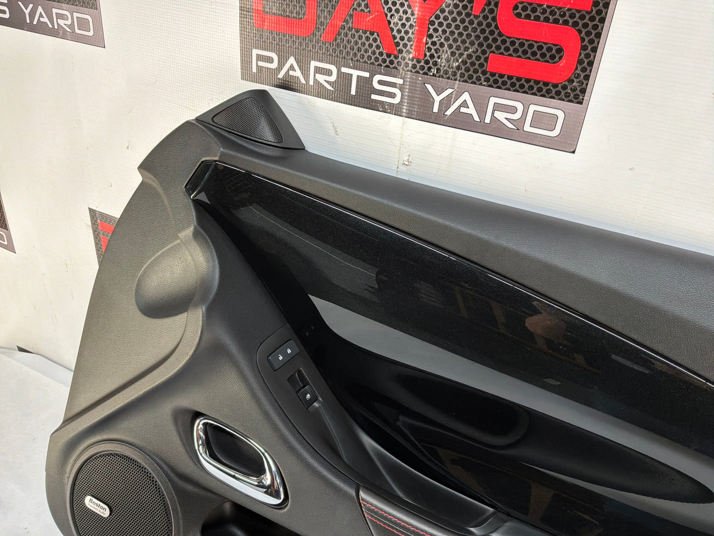 2014 Chevy Camaro ZL1 RH Passenger Carbon Flash Front Interior Door Panel Trim OEM
