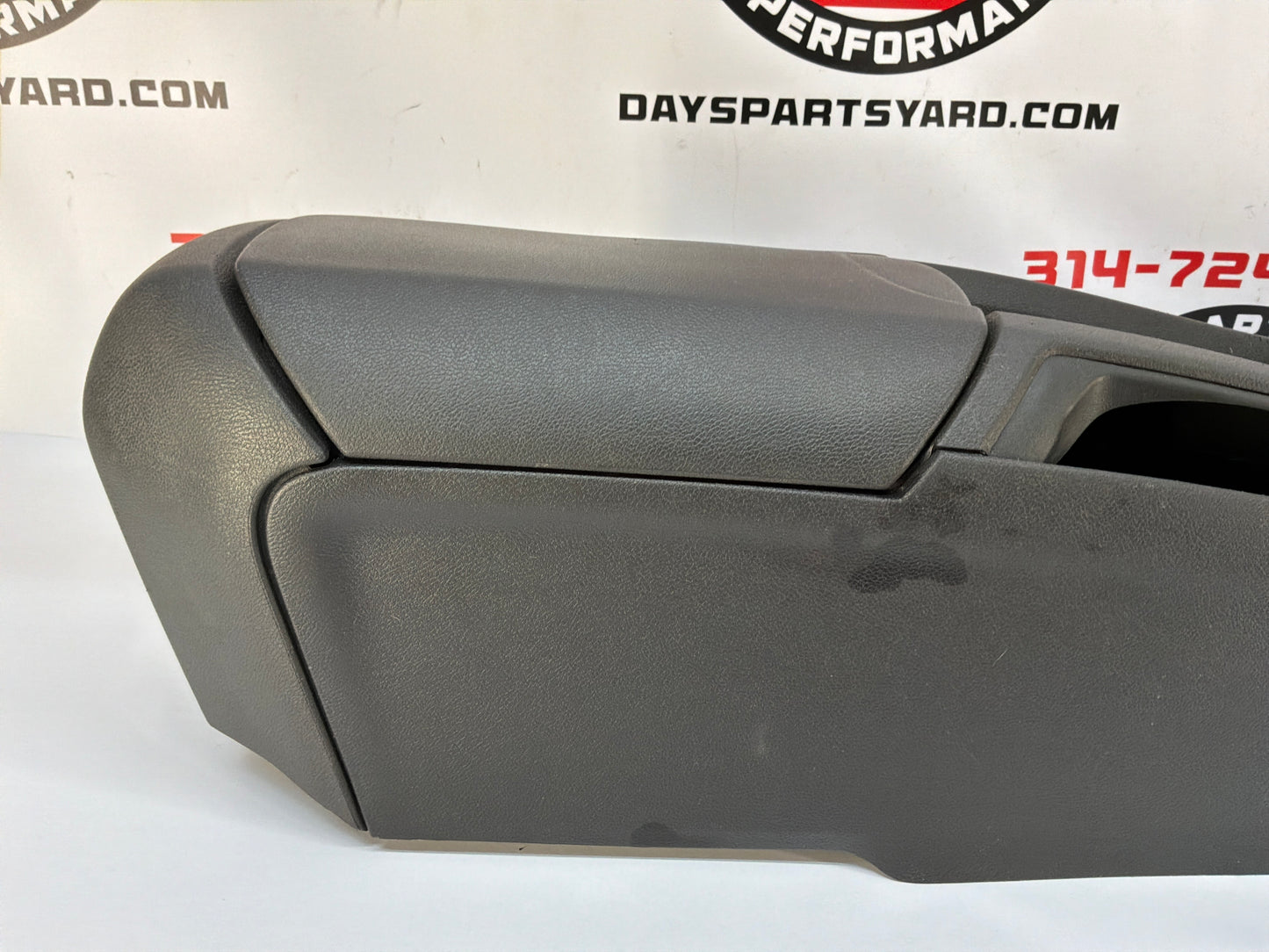2015 Chevy Camaro SS 1LE Complete Center Console Arm Rest OEM