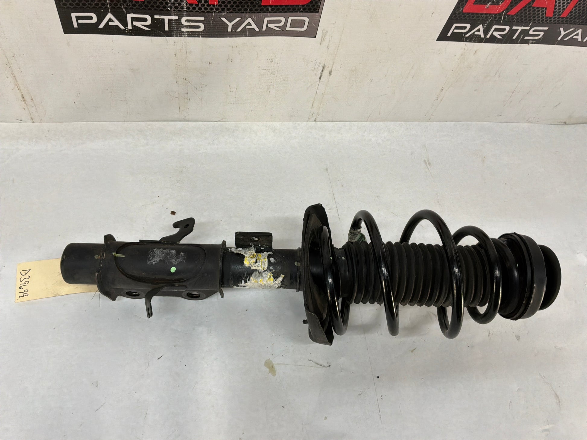Front lh strut - Day's Parts Yard
