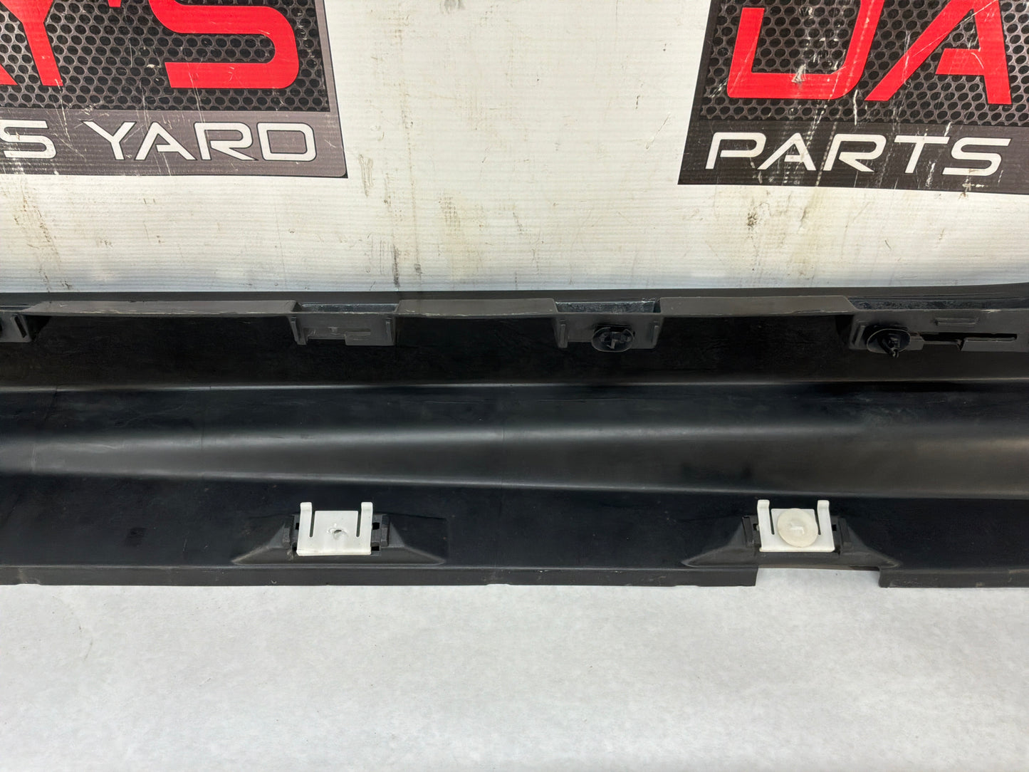 2008 Pontiac G8 GT RH Passenger Rocker Molding Side Skirt Panel Trim Black OEM