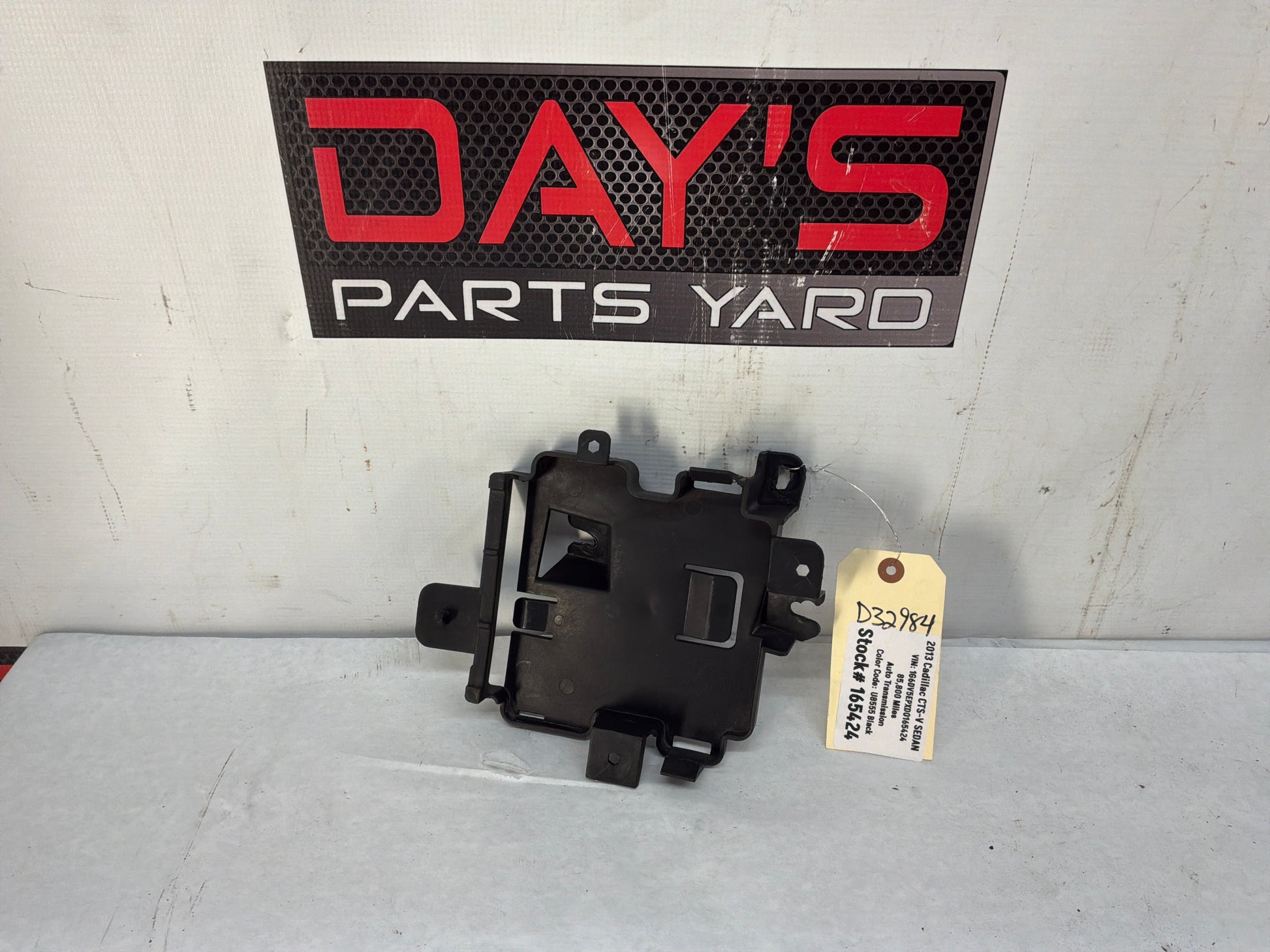 Bracket - Day's Parts Yard