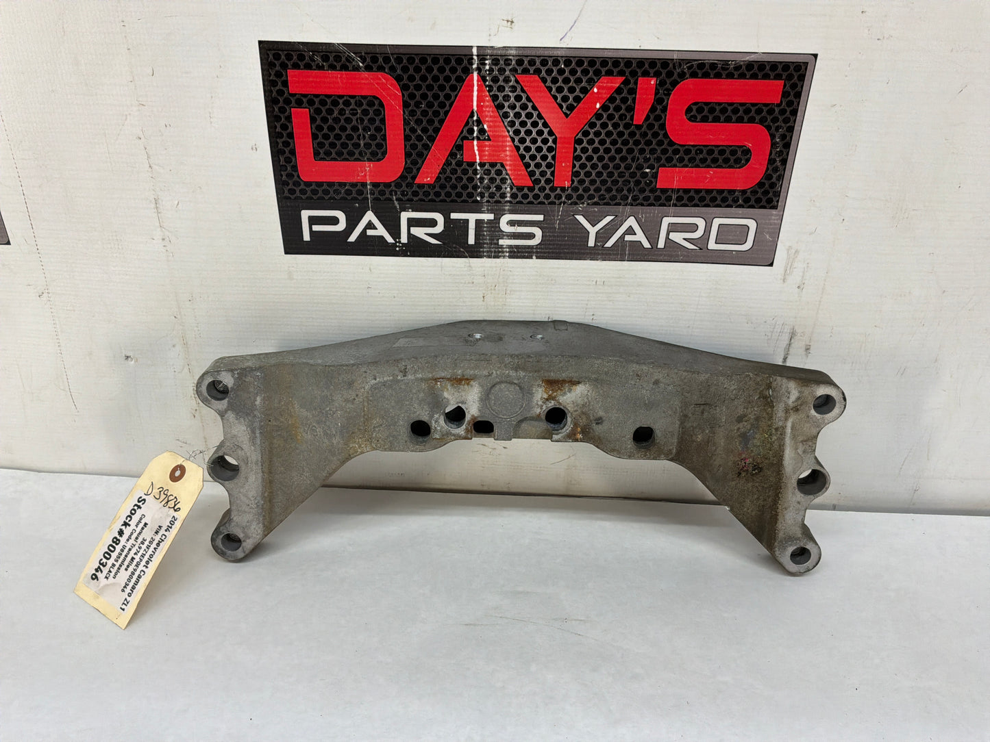 2014 Chevy Camaro ZL1 6L90E Automatic Transmission Crossmember Bracket OEM