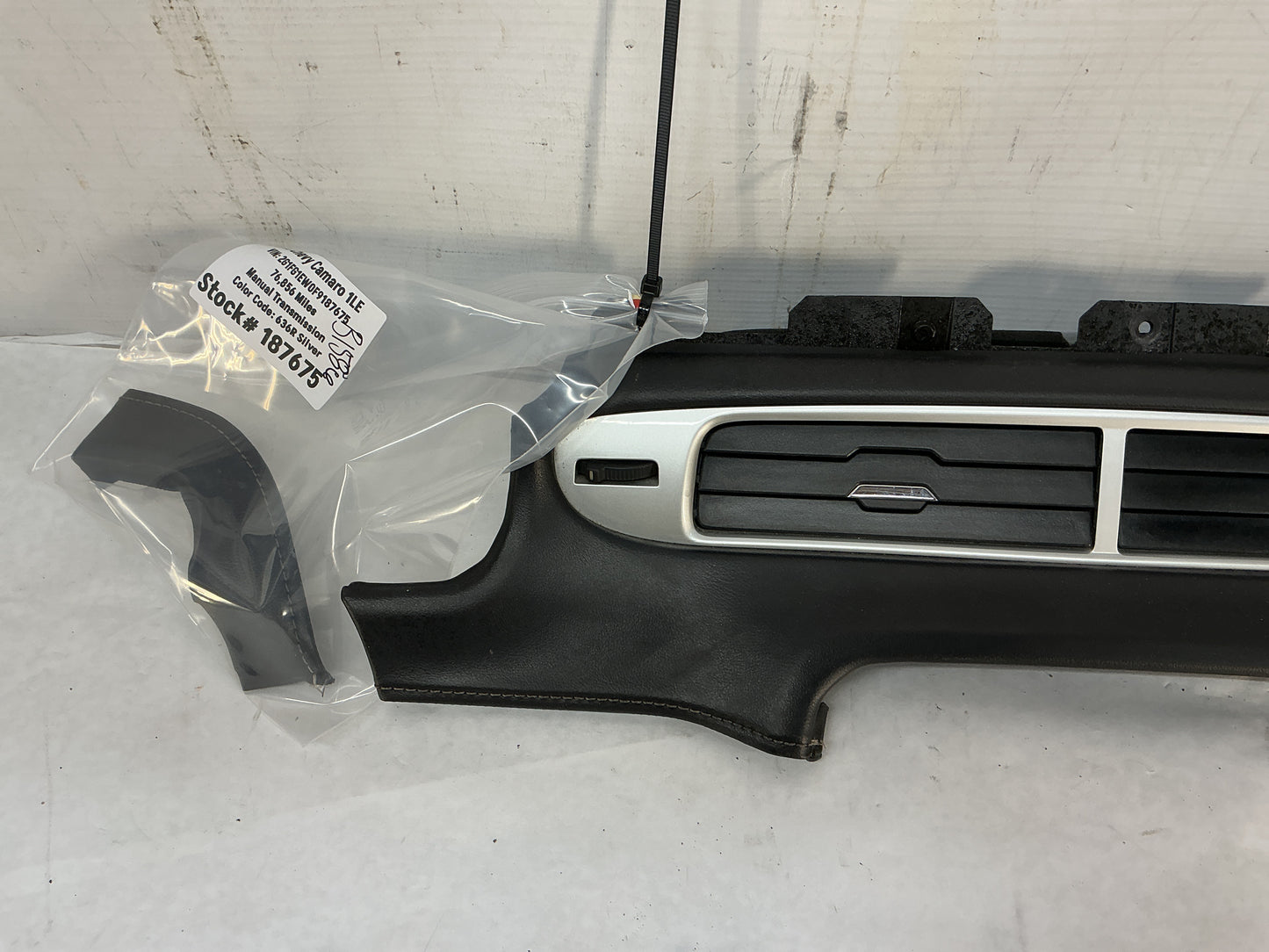 2015 Chevrolet Camaro SS 1LE Leather Dash Vent Trim Molding Panel Insert OEM