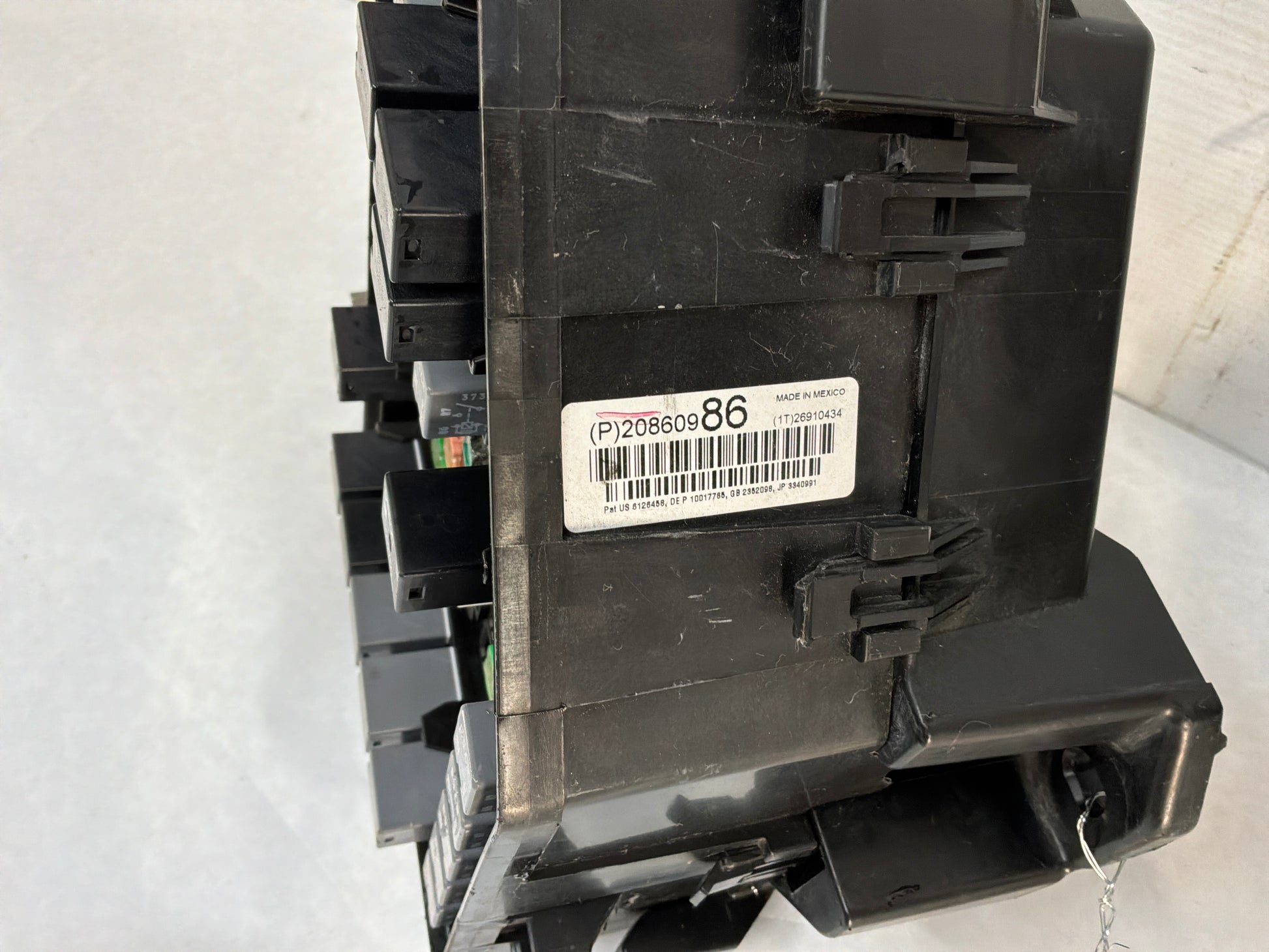Fuse box - Day's Parts Yard