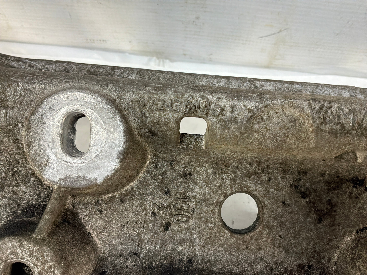 Crossmember bracket - Day's Parts Yard